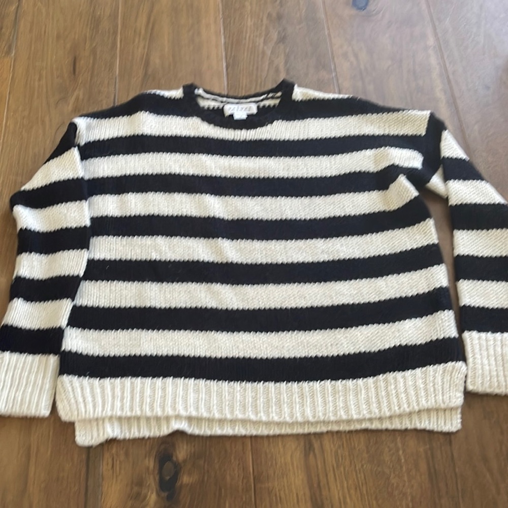 Velvet M sweater